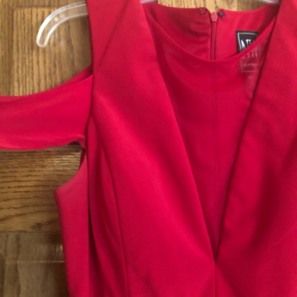 Red dress - Picture 2 of 2